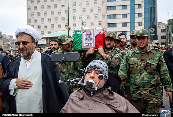 گزارش تصویری | تشییع پیکر جانباز شهید سید علی یوسفی در مشهد | عکس : نیما نجف زاده /شهرآرا