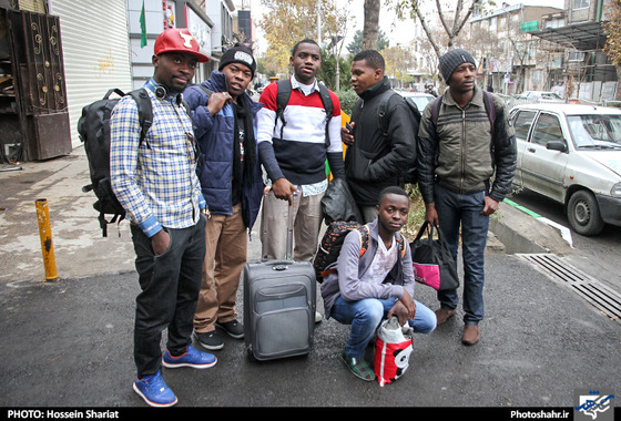 گزارش تصویری | بدرقه کاروان زائران پیاده کربلا جامعه المصطفی / عکس :حسین شریعت /شهرآرا