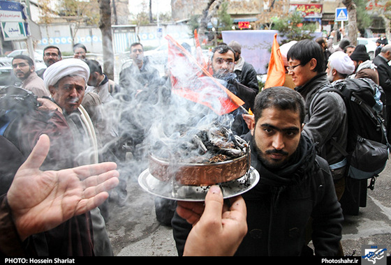 گزارش تصویری | بدرقه کاروان زائران پیاده کربلا جامعه المصطفی / عکس :حسین شریعت /شهرآرا