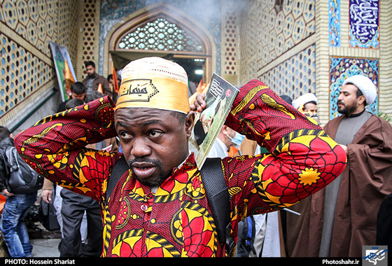 گزارش تصویری | بدرقه کاروان زائران پیاده کربلا جامعه المصطفی / عکس :حسین شریعت /شهرآرا