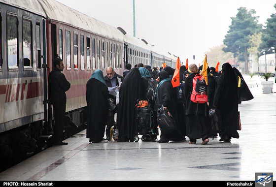 گزارش تصویری | بدرقه کاروان زائران پیاده کربلا جامعه المصطفی / عکس :حسین شریعت /شهرآرا