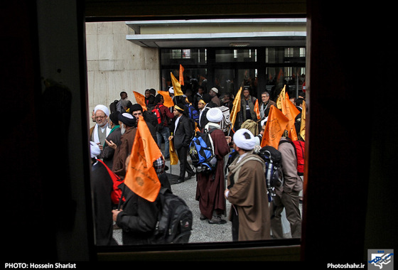 گزارش تصویری | بدرقه کاروان زائران پیاده کربلا جامعه المصطفی / عکس :حسین شریعت /شهرآرا