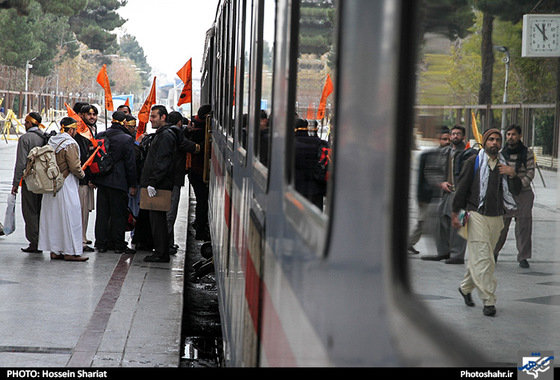 گزارش تصویری | بدرقه کاروان زائران پیاده کربلا جامعه المصطفی / عکس :حسین شریعت /شهرآرا