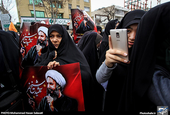 گزارش تصویری | تجمع اعتراض آمیز مردم مشهد به اعدام شیخ نمر | عکس : محمد حسن صلواتی /شهرآرا