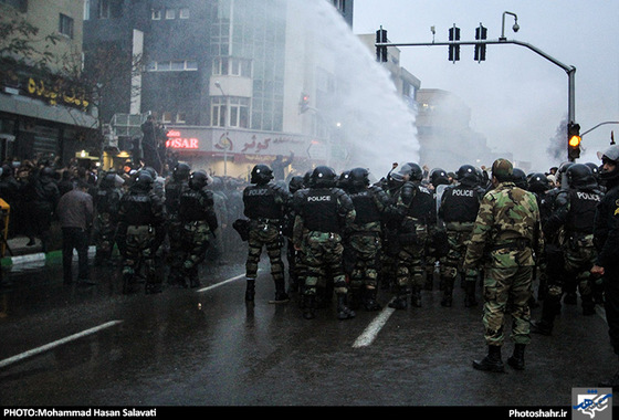 گزارش تصویری | تجمع اعتراض آمیز مردم مشهد به اعدام شیخ نمر | عکس : محمد حسن صلواتی /شهرآرا