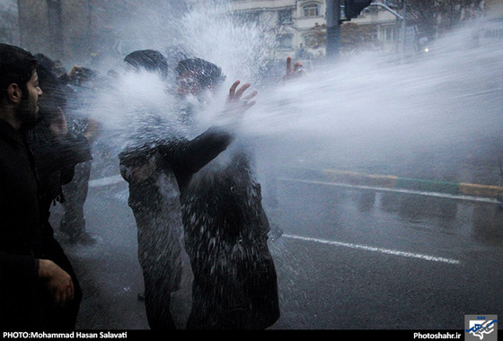 گزارش تصویری | تجمع اعتراض آمیز مردم مشهد به اعدام شیخ نمر | عکس : محمد حسن صلواتی /شهرآرا