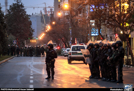گزارش تصویری | تجمع اعتراض آمیز مردم مشهد به اعدام شیخ نمر | عکس : محمد حسن صلواتی /شهرآرا