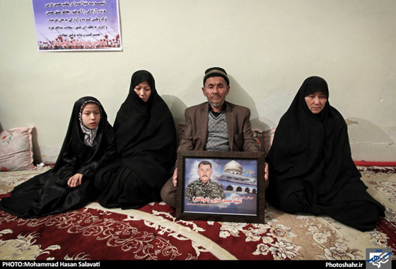 دقایقی در منزل شهید مدافع حرم حسین فدایی | عکس : محمد حسن صلواتی / شهرآرا 