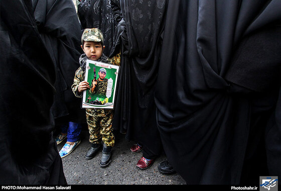 گزارش تصویری | تشییع پیکر سه شهید مدافع حرم در مشهد | عکس : محمد حسن صلواتی /شهرآرا