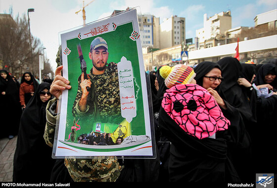 گزارش تصویری | تشییع پیکر سه شهید مدافع حرم در مشهد | عکس : محمد حسن صلواتی /شهرآرا