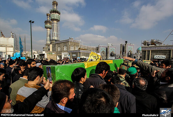 گزارش تصویری | تشییع پیکر سه شهید مدافع حرم در مشهد | عکس : محمد حسن صلواتی /شهرآرا
