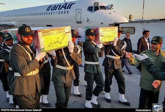 گزارش تصویری | استقبال از پیکر شهید مدافع حرم سردار قاجاریان و رضایی در فرودگاه مشهد | عکس : محمد حسن صلواتی /شهرآرا