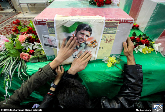 گزارش تصویری | مراسم وداع با پیکر شهیدان مدافع حرم سردار قاجاریان و رضایی | عکس : محمد حسن صلواتی /شهرآرا