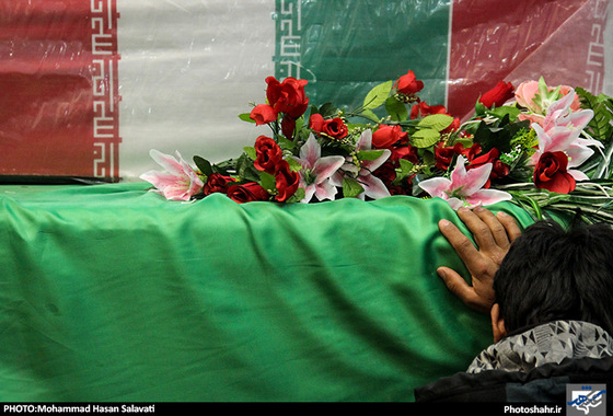گزارش تصویری | مراسم وداع با پیکر شهیدان مدافع حرم سردار قاجاریان و رضایی | عکس : محمد حسن صلواتی /شهرآرا