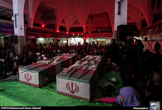گزارش تصویری | مراسم وداع با پیکر شهیدان مدافع حرم سردار قاجاریان و رضایی | عکس : محمد حسن صلواتی /شهرآرا
