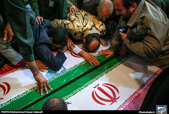 گزارش تصویری | تشییع پیکرهای مطهر شهیدان مدافع حرم قاجاریان و رضایی | عکس : محمد حسن صلواتی /شهرآرا