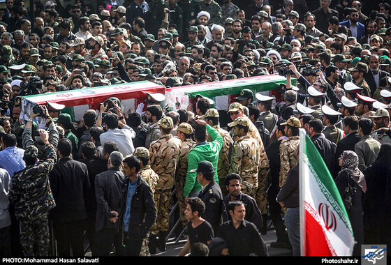 گزارش تصویری | تشییع پیکرهای مطهر شهیدان مدافع حرم قاجاریان و رضایی | عکس : محمد حسن صلواتی /شهرآرا