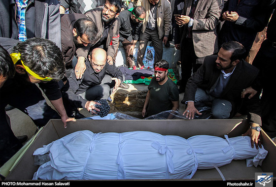 گزارش تصویری | روایت یک روز همراهی با پیکر شهید مدافع حرم جواد محمدی | عکس: محمد حسن صلواتی /شهرآرا