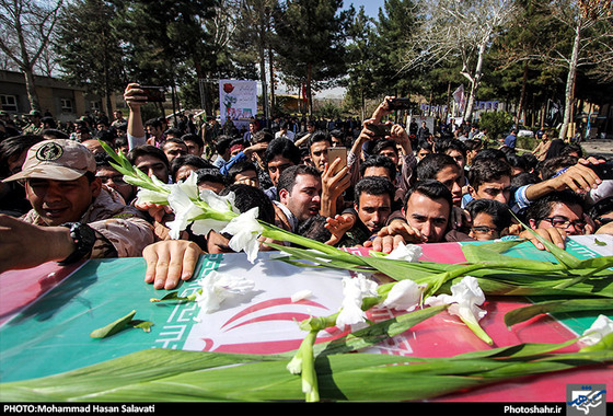 گزارش تصویری | تشییع پیکر دو شهید گمنام در مشهد | عکس : محمد حسن صلواتی /شهرآرا