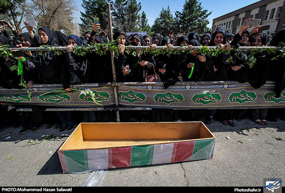 گزارش تصویری | تشییع پیکر دو شهید گمنام در مشهد | عکس : محمد حسن صلواتی /شهرآرا