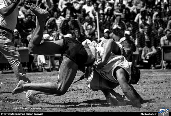 گزارش تصویری | مسابقات کشتی باچوخه در شهرستان فیروزه نیشابور | عکس : محمد حسن صلواتی / شهرآرا