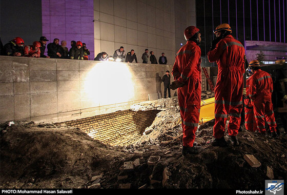 گزارش تصویری | عملیات خروج جسد کارگر مقنی از چاه | عکس : محمد حسن صلواتی /شهرآرا