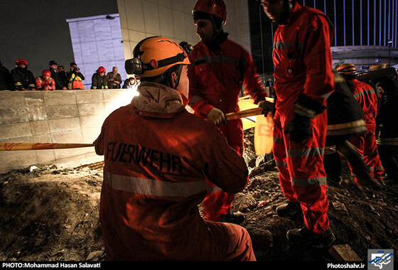 گزارش تصویری | عملیات خروج جسد کارگر مقنی از چاه | عکس : محمد حسن صلواتی /شهرآرا
