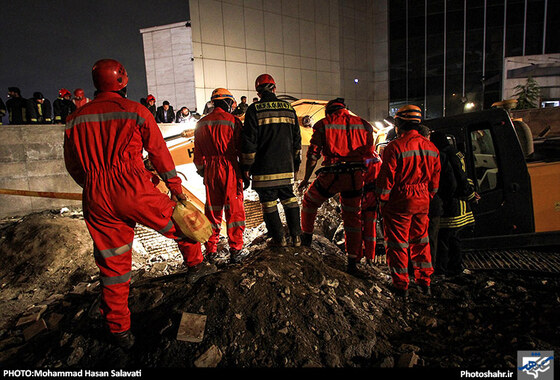 گزارش تصویری | عملیات خروج جسد کارگر مقنی از چاه | عکس : محمد حسن صلواتی /شهرآرا