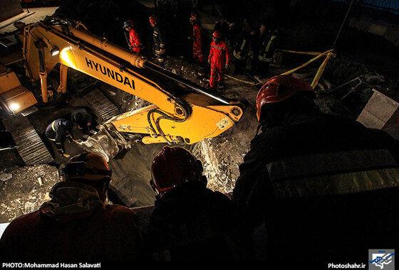 گزارش تصویری | عملیات خروج جسد کارگر مقنی از چاه | عکس : محمد حسن صلواتی /شهرآرا