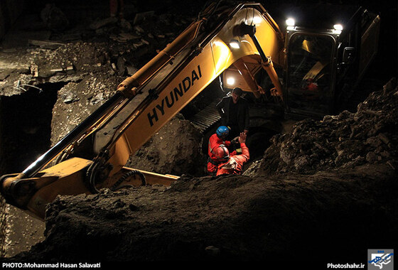 گزارش تصویری | عملیات خروج جسد کارگر مقنی از چاه | عکس : محمد حسن صلواتی /شهرآرا