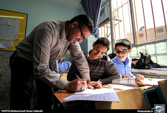 گزارش تصویری |  به مناسبت روز معلم  | عکاس : محمد حسن صلواتی /شهرآرا