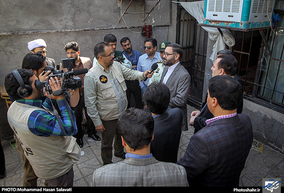 گزارش تصویری | بازسازی صحنه قتل سه عضو خانواده در شهرک باهنر مشهد | عکاس: محمد حسن صلواتی /شهرآرا