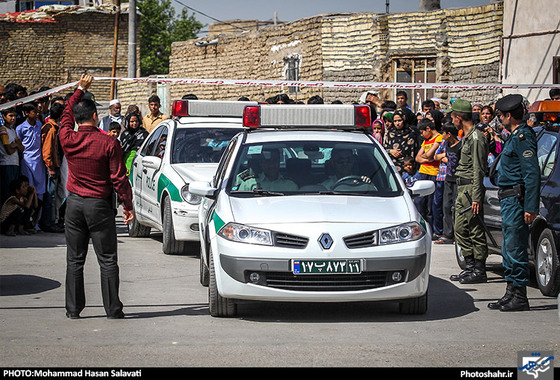 گزارش تصویری | بازسازی صحنه قتل سه عضو خانواده در شهرک باهنر مشهد | عکاس: محمد حسن صلواتی /شهرآرا