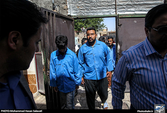 گزارش تصویری | بازسازی صحنه قتل سه عضو خانواده در شهرک باهنر مشهد | عکاس: محمد حسن صلواتی /شهرآرا