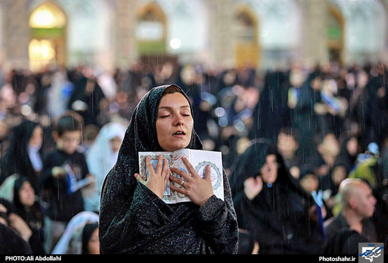 گزارش تصویری | مراسم احیاء شب های قدر در حرم رضوی | عکاس : علی عبداللهی /شهرآرا
