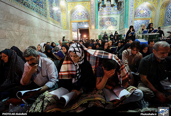 گزارش تصویری | مراسم احیاء شب های قدر در حرم رضوی | عکاس : علی عبداللهی /شهرآرا
