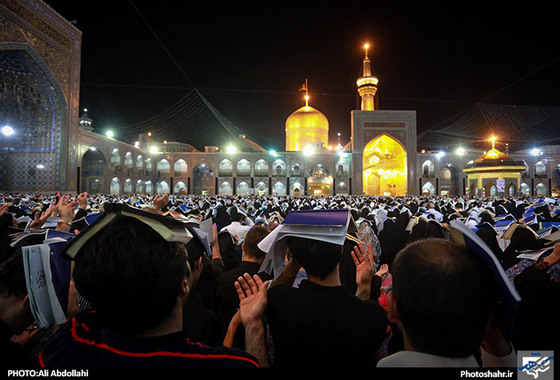 گزارش تصویری | مراسم احیاء شب های قدر در حرم رضوی | عکاس : علی عبداللهی /شهرآرا