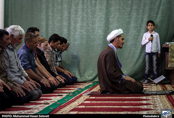 نماز جماعت مسجد ابوالفضلی روستای قلعه نو به امامت حاج آقا بهادری