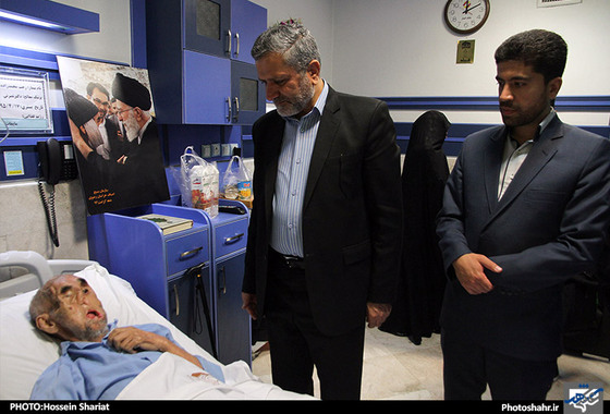 گزارش تصویری | عیادت شهردار مشهد از بابا رجب | عکاس :حسین شریعت /شهرآرا