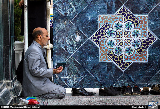 گزارش تصویری | مراسم دعای پر فیض عرفه در حرم رضوی | عکاس : محمد حسن صلواتی / شهرآرا