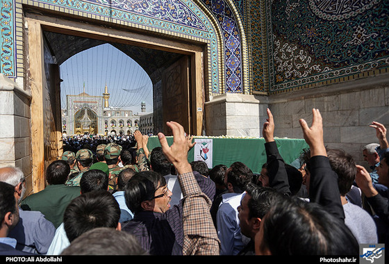 گزارش تصویری | آیین تشییع و خاکسپاری سه شهید مدافع حرم در مشهد | عکس : علی عبداللهی /شهرآرا