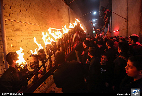گزارش تصویری/ آیین سنتی مشعل گردانی حسینیه نجفی های مقیم مشهد/ عکاس :علی عبداللهی /شهرآرا