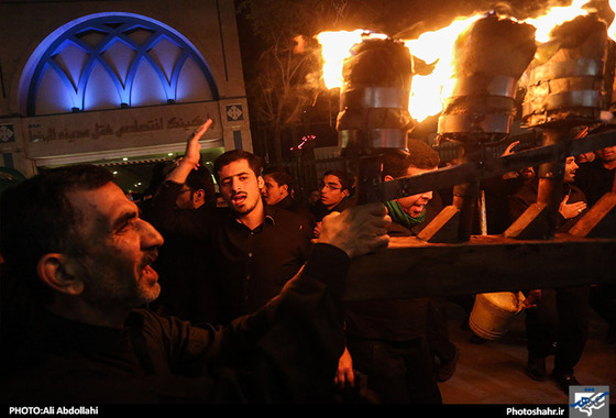 گزارش تصویری/ آیین سنتی مشعل گردانی حسینیه نجفی های مقیم مشهد/ عکاس :علی عبداللهی /شهرآرا