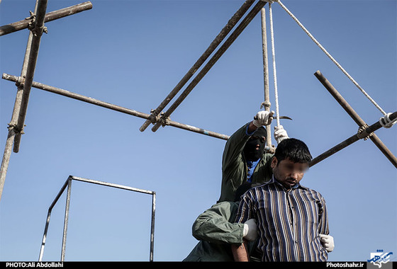 اجرای حکم اعدام علنی قاتل و تجاوزگر به دختر 8ساله
علی عبدالهی شهرارا