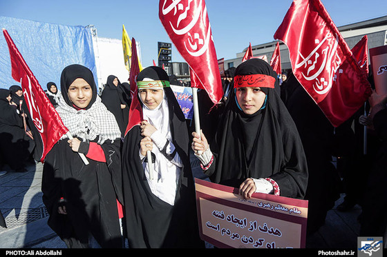 راهپیمایی بزرگداشت حماسه 9 دی و تشییع دو شهید مدافع حرم در مشهد 1