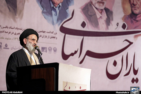 گزارش تصویری / مراسم بزرگداشت زنده یاد استاد باقرزاده و تجلیل از یاران خراسانی مقام معظم رهبری در عرصه ادبیات / عکاس : علی عبداللهی /شهرآرا