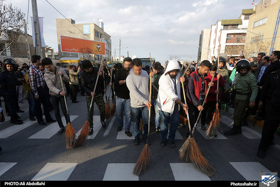 گزارش تصویری  تنبیه اجتماعی بازداشت شدگان چهارشنبه سوری در مشهد عکاس علی عبداللهی شهرآرا