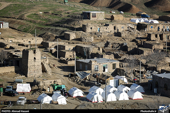 گزارش تصویری | روستای کلاته قدم 4 روز پس از زلزله | عکاس : احمد حسنی /شهرآرا
