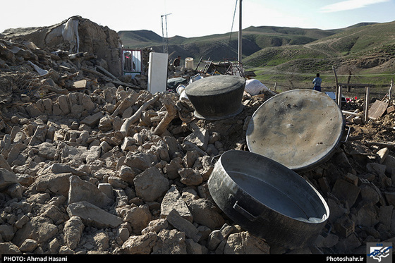 گزارش تصویری | روستای کلاته قدم 4 روز پس از زلزله | عکاس : احمد حسنی /شهرآرا