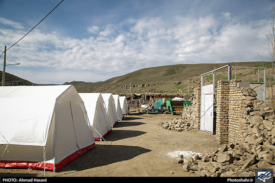 گزارش تصویری | روستای کلاته قدم 4 روز پس از زلزله | عکاس : احمد حسنی /شهرآرا